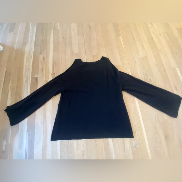 Gap fine merino wool cold shoulder sweater size M - Picture 5 of 9